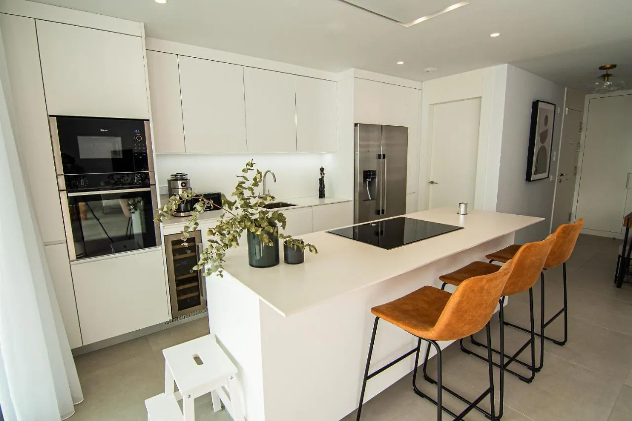 Mara's Apartments Higueron West: Spacious Terrace & Sun-Soaked Garden Fuengirola