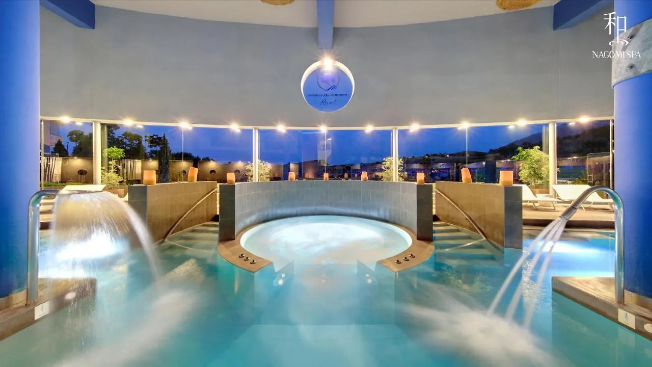 Mara's Apartments Higueron West: Spacious Terrace & Sun-Soaked Garden Fuengirola