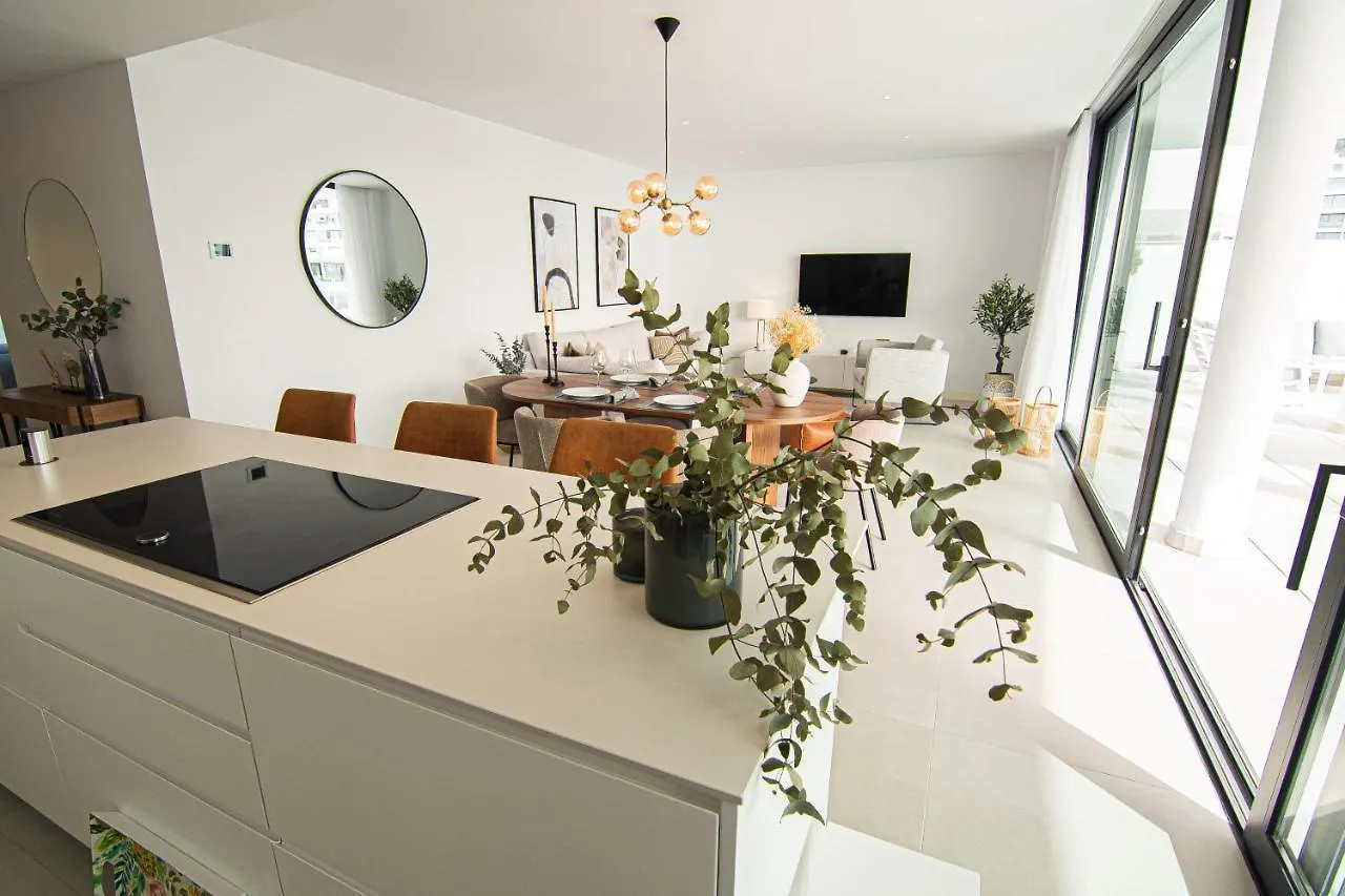 Mara's Apartments Higueron West: Spacious Terrace & Sun-Soaked Garden Fuengirola