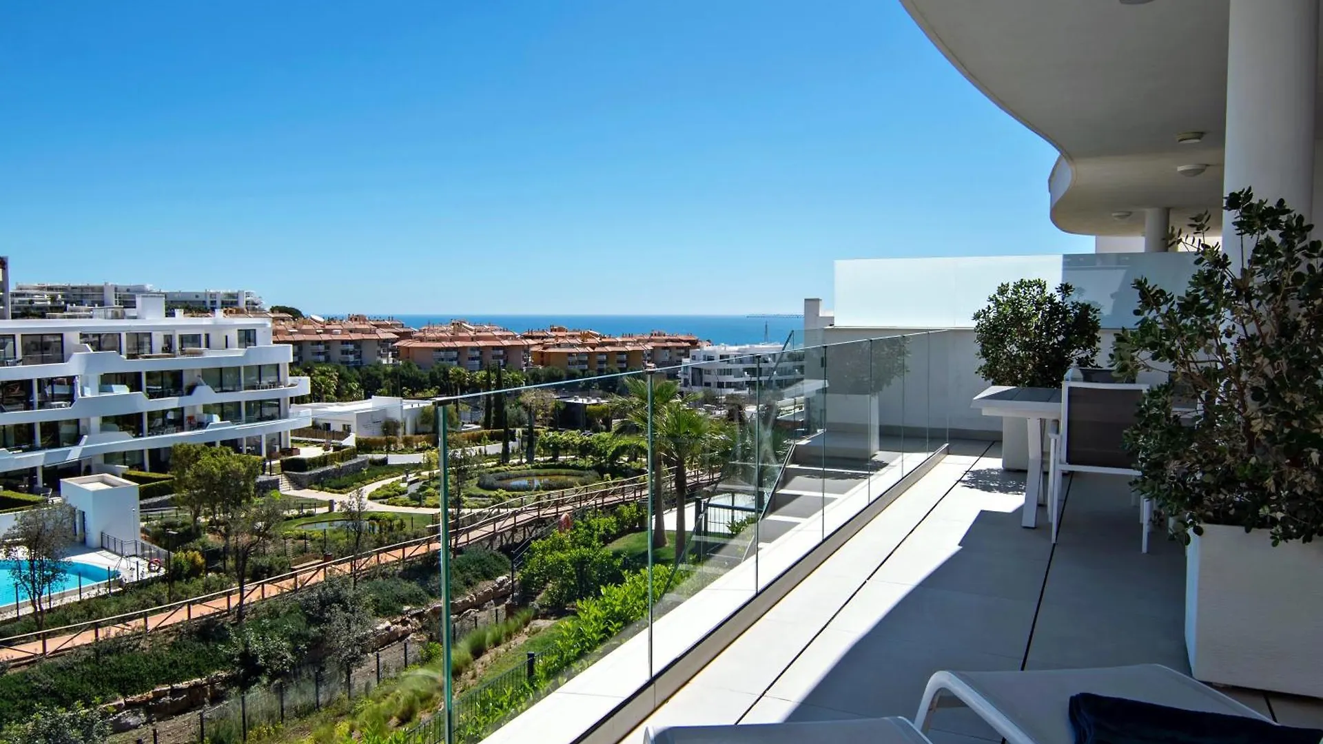 Mara's Apartments Higueron West: Spacious Terrace & Sun-Soaked Garden Fuengirola Spain